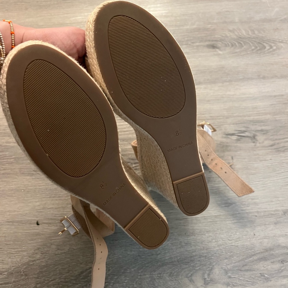 Elegant Women's Tan Wedge Sandals - Picture 3 of 3